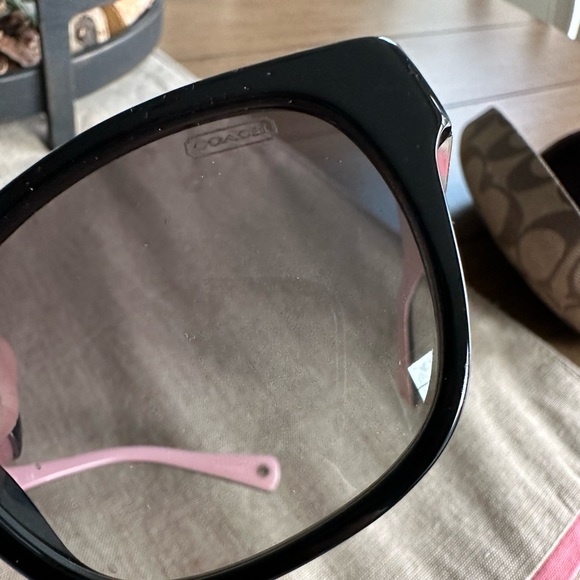 Coach Courtney sunglasses with case. - Picture 8 of 12